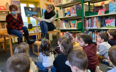 Sortie à la bibliothèque pour les maternelles sur le thème des 5 sens