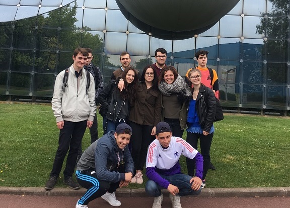 Sortie au Futuroscope des Terminales Bac Commerce
