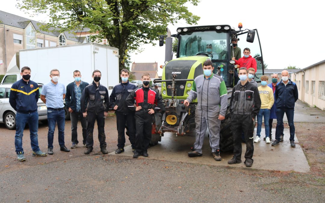 Réception d’un nouveau tracteur en section Maintenance Matériels Agricoles